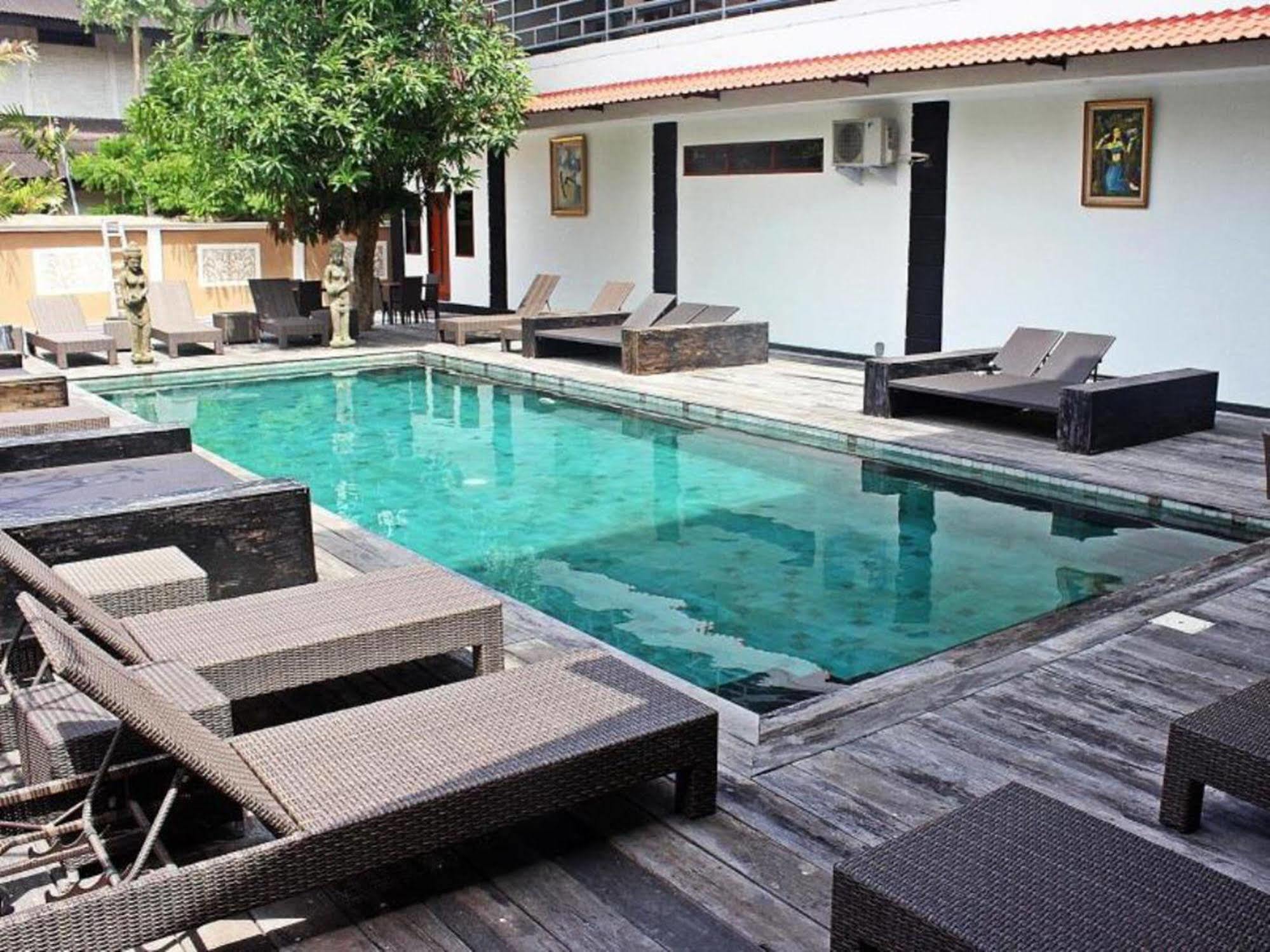 Mirah Hostel Legian Eksteriør billede